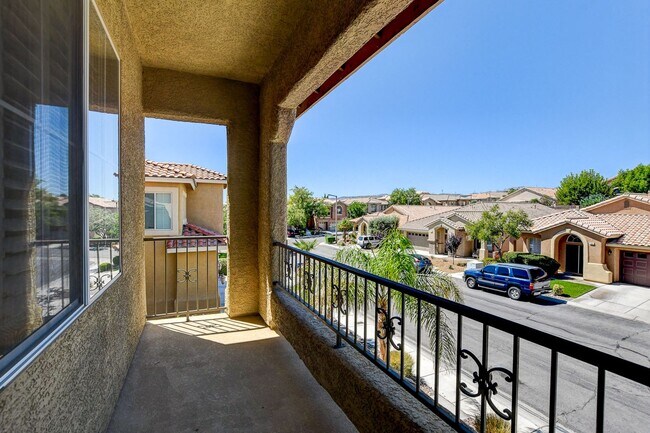 Building Photo - Stunning Summerlin Pool Home!