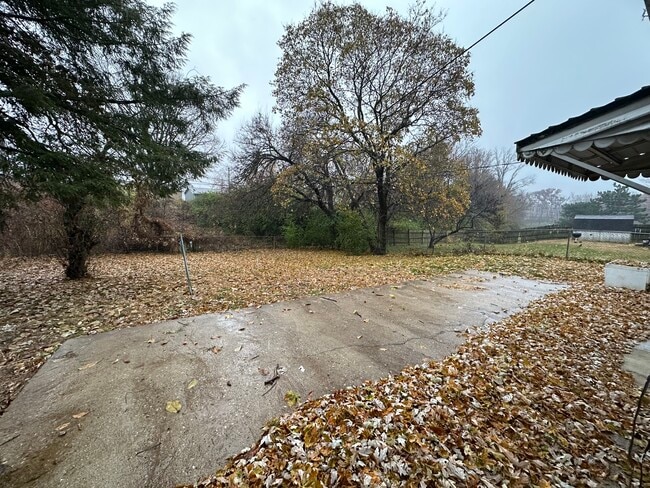 Building Photo - 1503 Eastview Ave