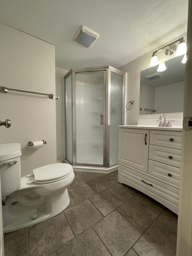 Building Photo - Sweet Maple Leaf Home for Lease
