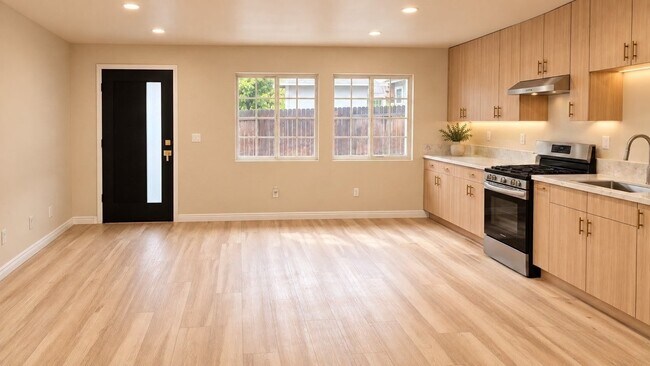 Building Photo - 9325 Lomita Dr