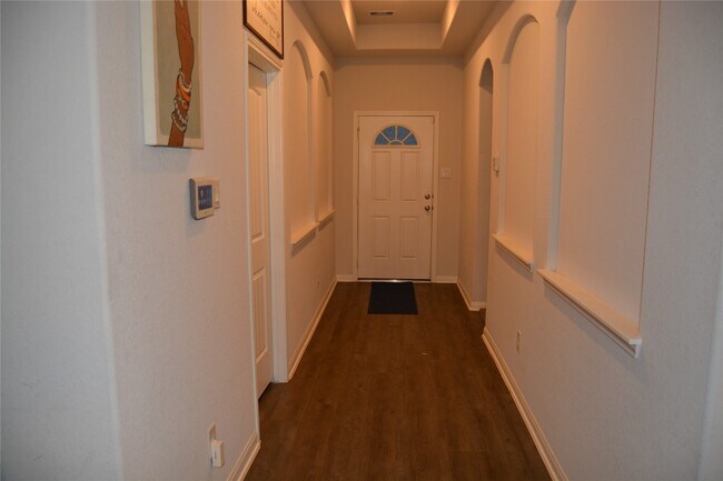 Building Photo - 17616 Cedar Crst Dr