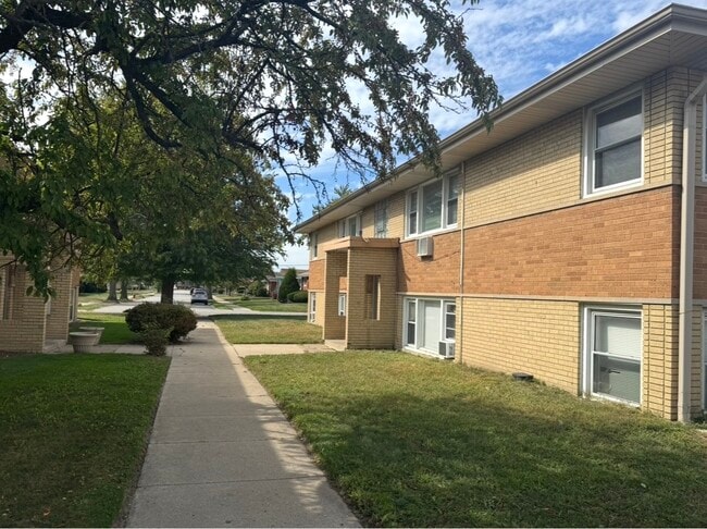 Building Photo - 18446 Torrence Ave