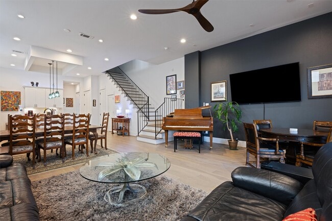 Building Photo - 1136 Adele St