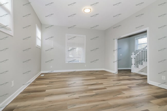 Building Photo - 3543 Flora Ave