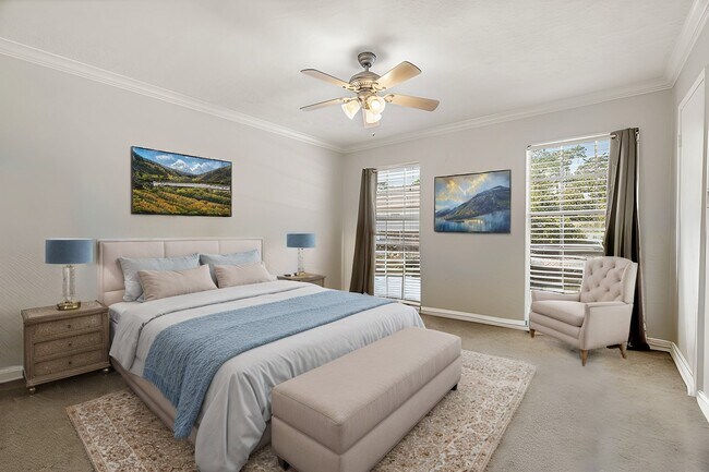 Building Photo - 355 N Post Oak Ln