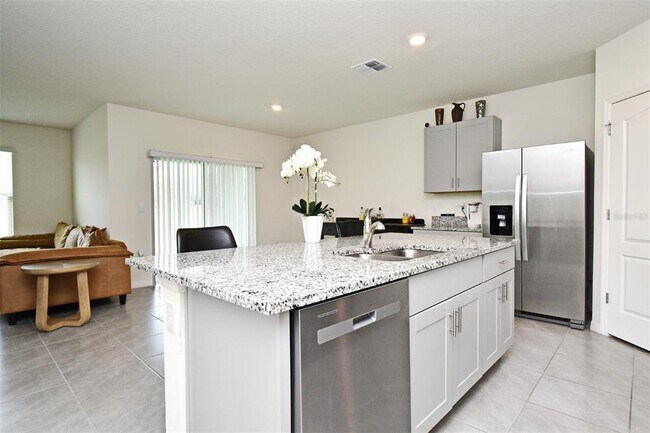 Building Photo - 440 Baroness Way