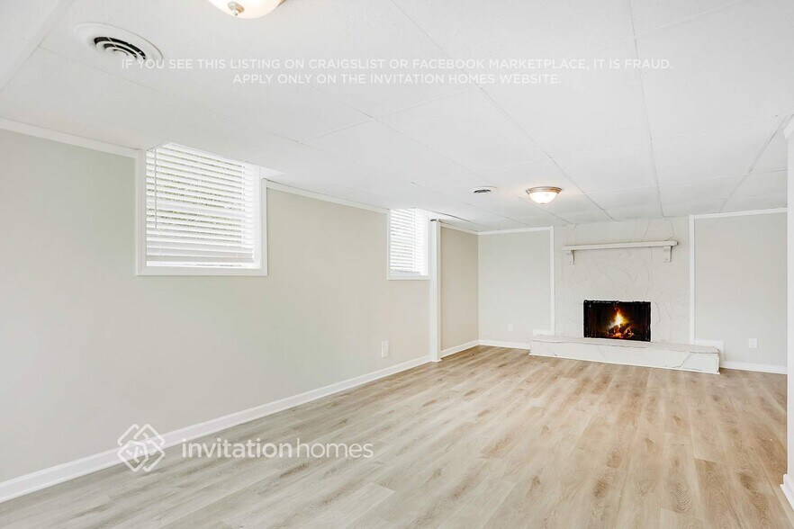 Building Photo - 6106 Shadow Glen Ct SW