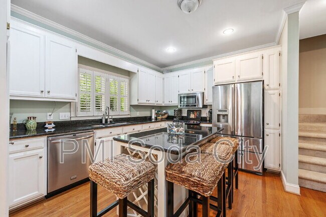 Building Photo - 10 Old Woodlands Ct