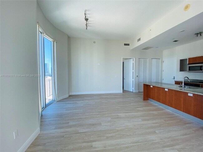 Building Photo - 185 SW 7th St