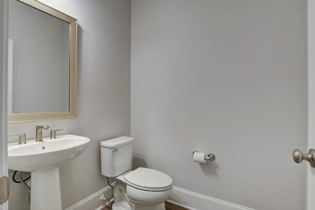 Building Photo - 216 Quimby Hill Dr