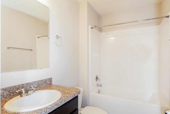 Building Photo - 1453 Kensley Ave