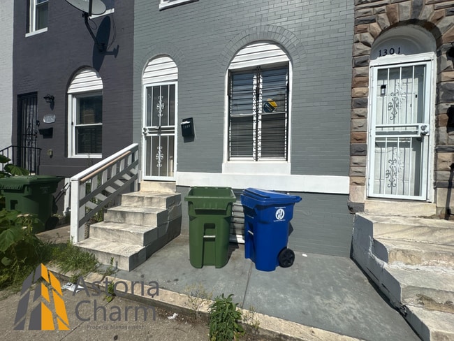 Building Photo - Updated 3 Bedroom Plus Den in East Baltimore