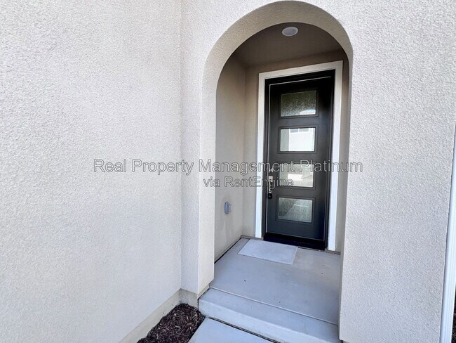 Building Photo - 1526 Woodhill Ln