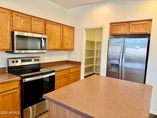 Building Photo - 4531 E Del Rio St