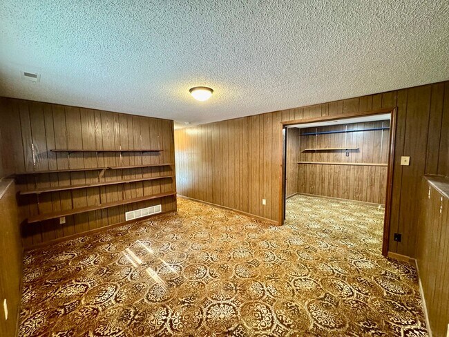 Building Photo - 203 Larkin Ave