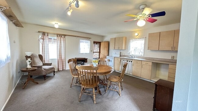 Building Photo - 26748 Mcmahan