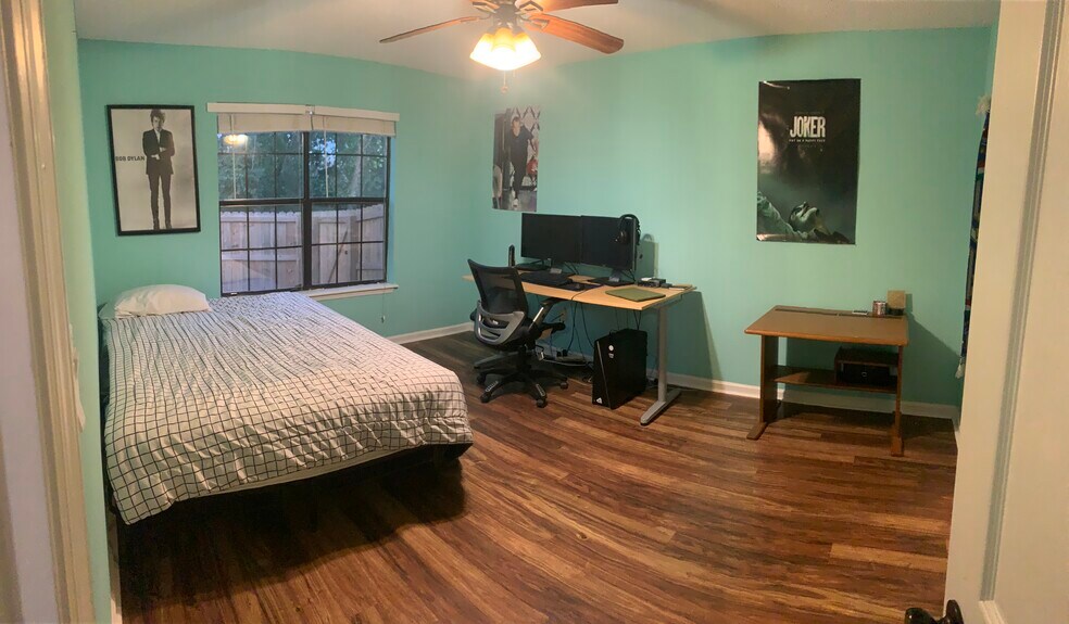 Master Bed - 812 Ashlyn Forest Dr