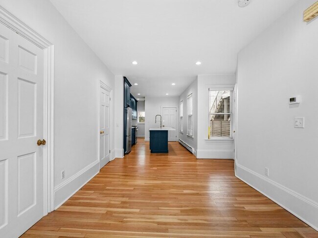Building Photo - 271 Bunker Hill St