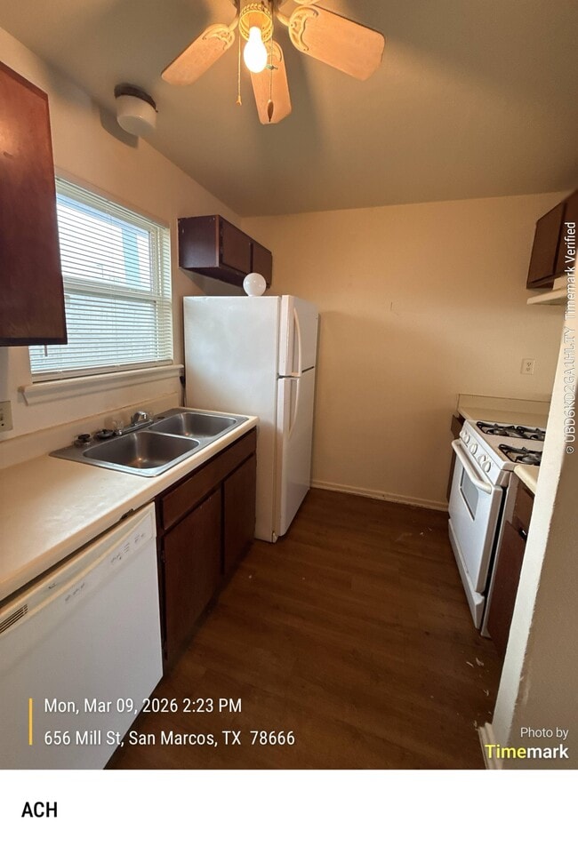 Building Photo - 656 Mill St