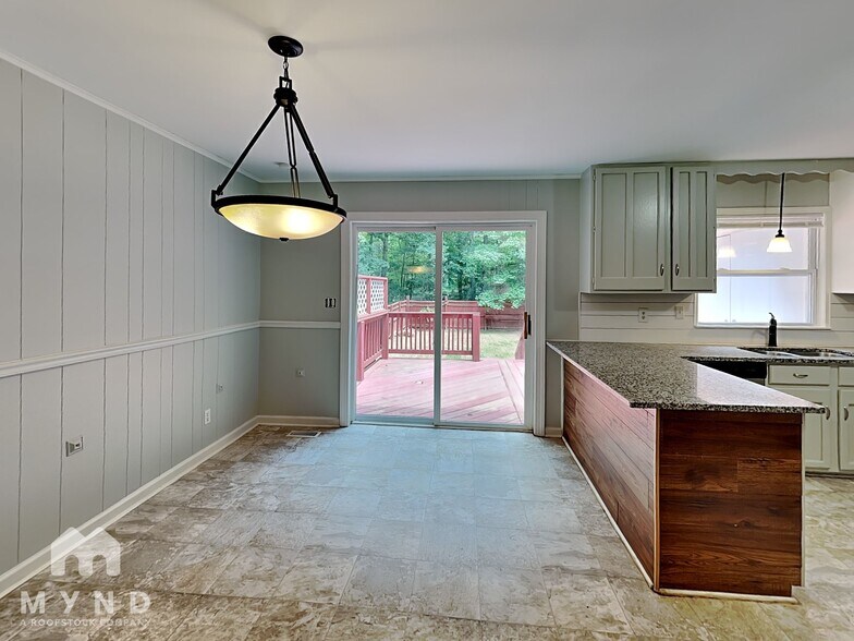 Building Photo - 135 Pine Dr