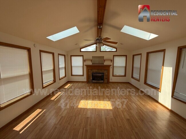 Building Photo - 6323 N 104th St