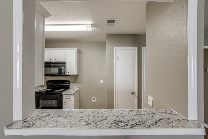 Building Photo - 9438 Celine Dr