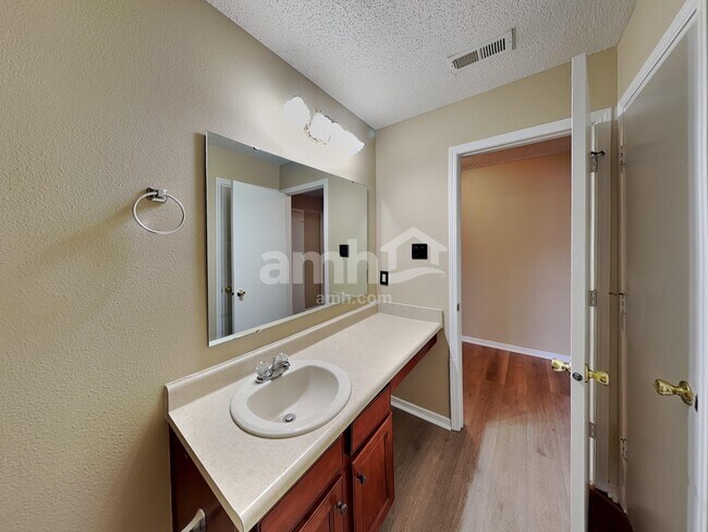 Building Photo - 10709 McClain Dr