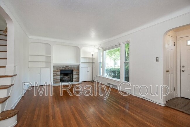 Building Photo - 1547 Sherbrook Rd