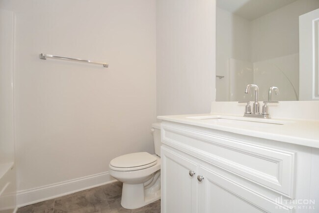 Building Photo - 25 Leyland Ct