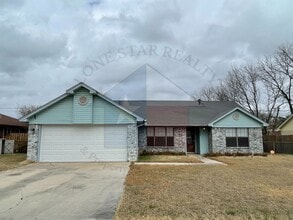 Building Photo - 1303 August Dr