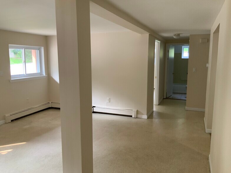 Building Photo - 300 Ketchamtown Rd