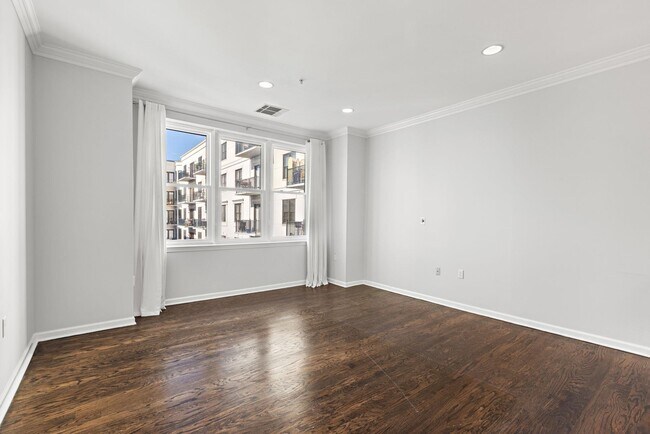Building Photo - 1200 Grand St