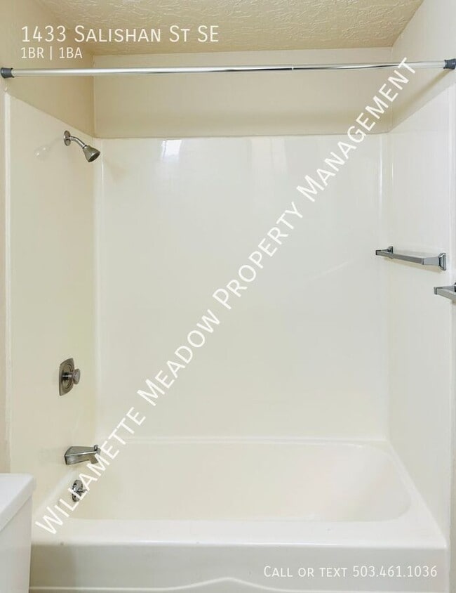 Building Photo - 1433 Salishan St SE