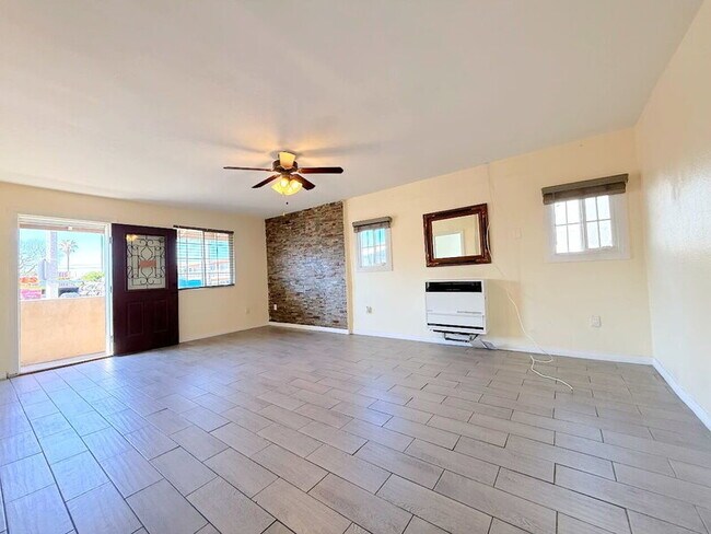 Primary Photo - 1235 W Florence Ave