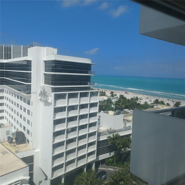 Building Photo - 100 Lincoln Rd