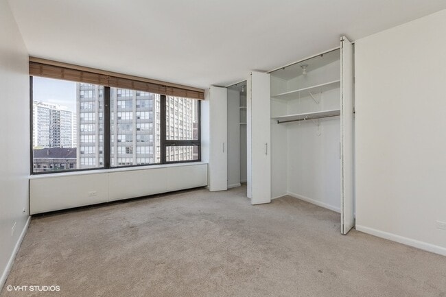 Building Photo - 3930 N Pine Grove Ave