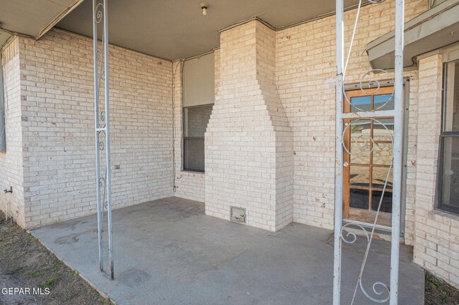 Building Photo - 11241 Beach Front Dr