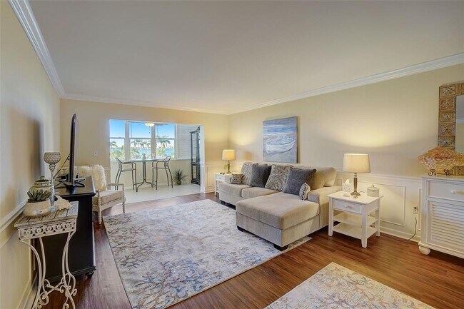 Building Photo - 5108 Brittany Dr S