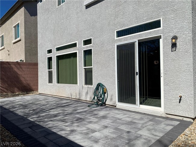 Building Photo - 6357 Luna Rosa Ave