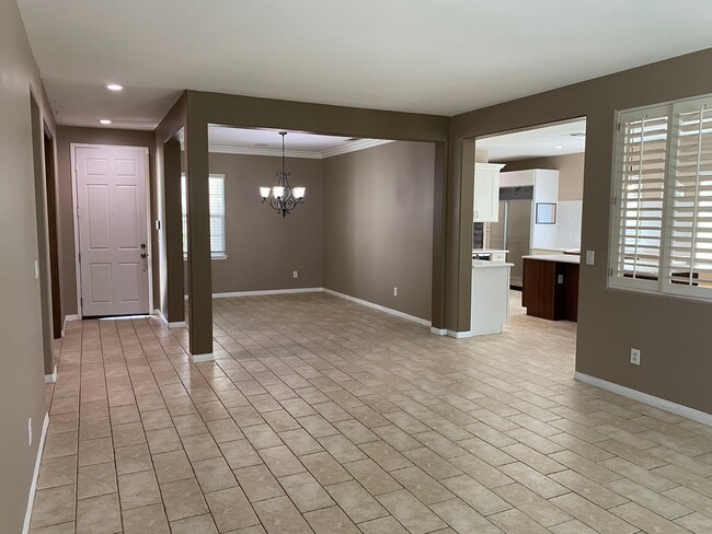 Building Photo - Beautiful Home in Gated Community!