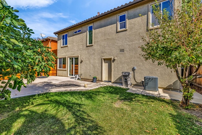 Building Photo - 9 Dulcibbella Pl