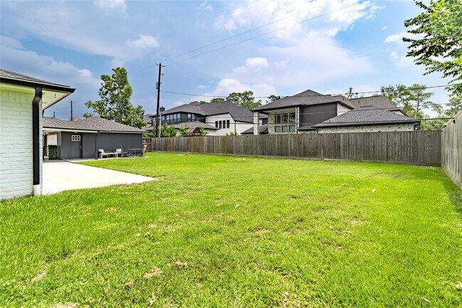 Building Photo - 1614 Hillendahl Blvd