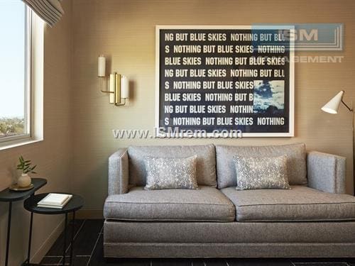 Building Photo - The Hotel Wilshire