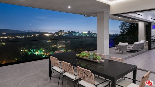 Building Photo - 1324 Stradella Rd