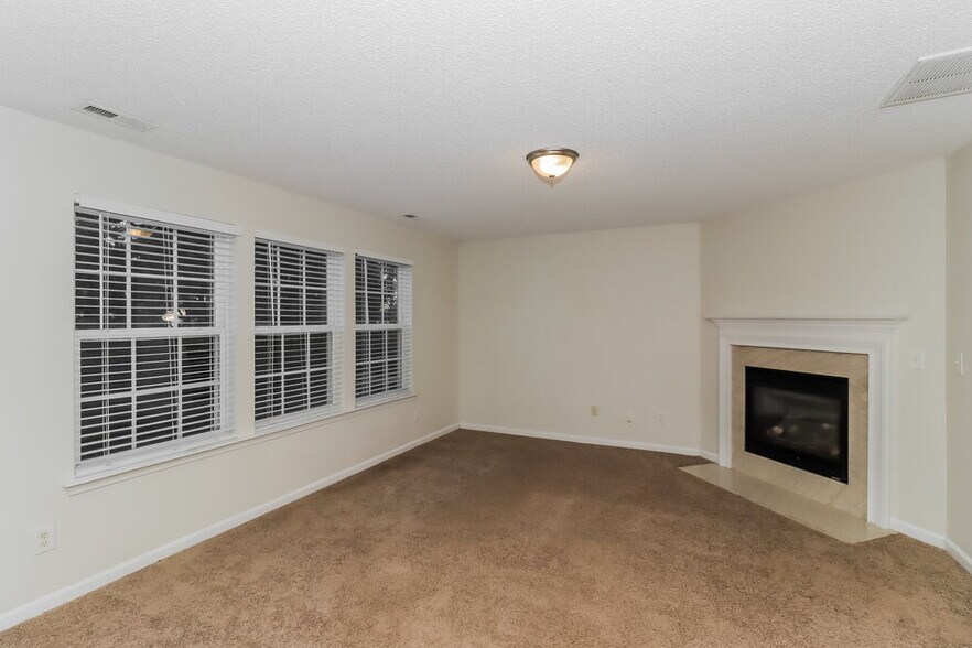 Building Photo - 1317 Crestfield Ct