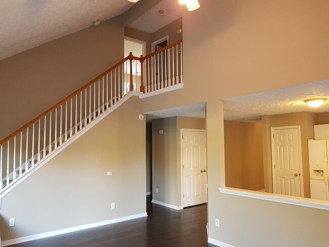 Building Photo - 3-Bed/2.5-Bath Cottage in Franklin Green!