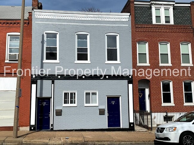 Primary Photo - 2755 Arsenal St