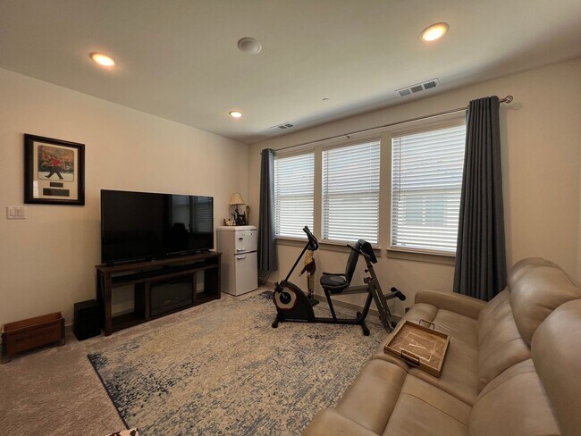 Building Photo - North Richland Hills Texas Townhome For Rent