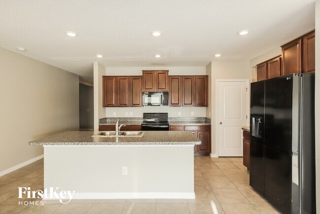 Building Photo - 17114 White Mangrove Dr