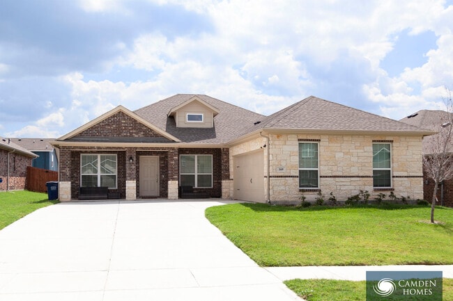 Primary Photo - 1470 Streamside Dr
